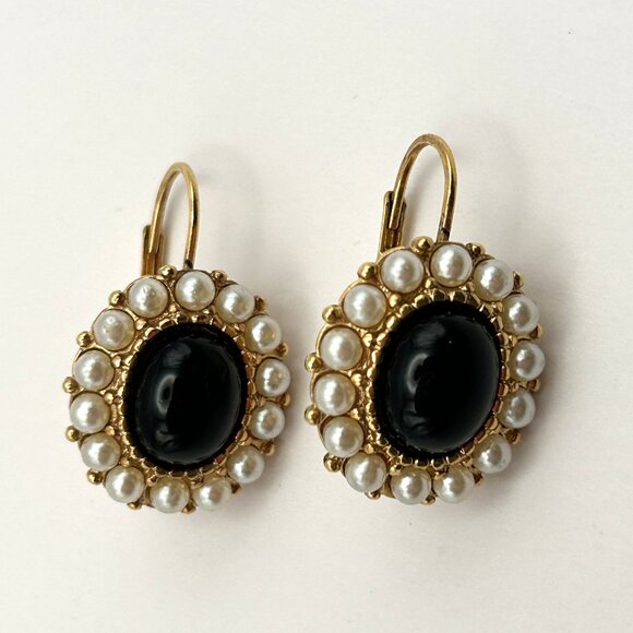 Vintage Erwin Pearl Gold Tone Black Cabochon Faux Pearl Cluster Earrings Signed - Picture 1 of 8